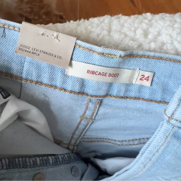 LEVIS Ribcage Bootcut Jeans - Picture 4 of 7